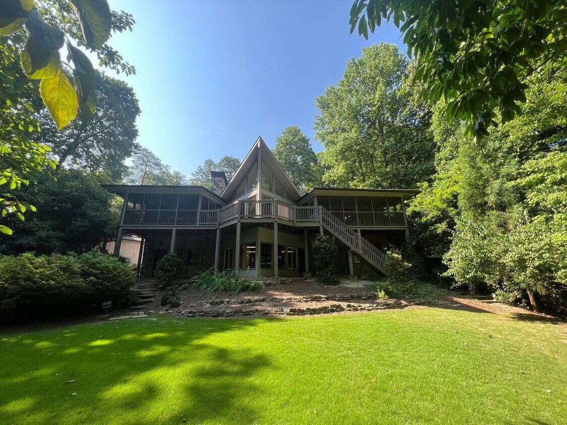 2173 Dawn Ct, Gainesville, GA 30501 House Rental in Gainesville, GA