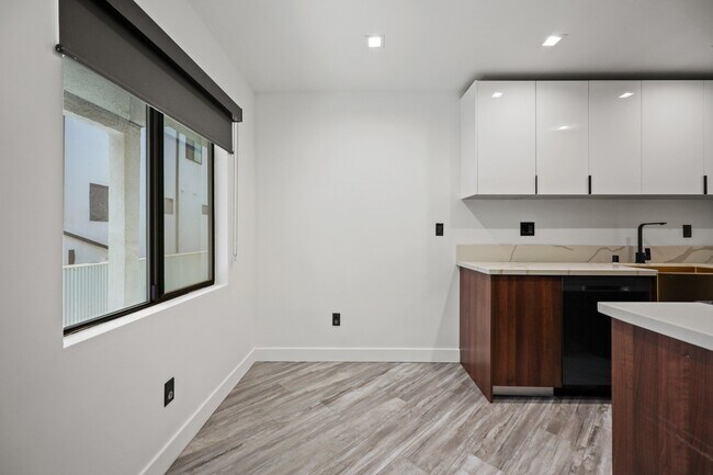 Foto del edificio - 230 S Carondelet St