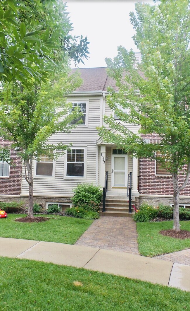 Building Photo - Available Now! Amazing Townhouse 3 Bedroom...