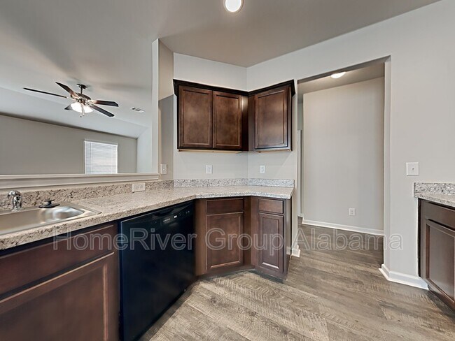 Building Photo - 16359 Creek Dr