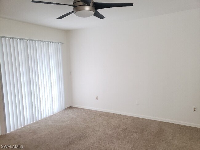 Foto del edificio - 1024 SE 25th Terrace
