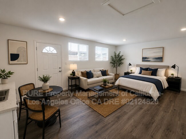 Building Photo - 10977 Pope Ave