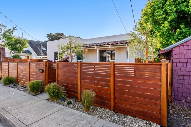 Foto del edificio - 37 Portola Ave