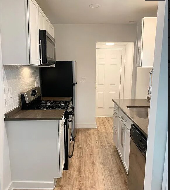 Building Photo - 504 E Bernhard Ave