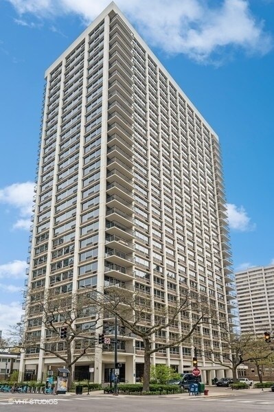 Building Photo - 88 W Schiller St