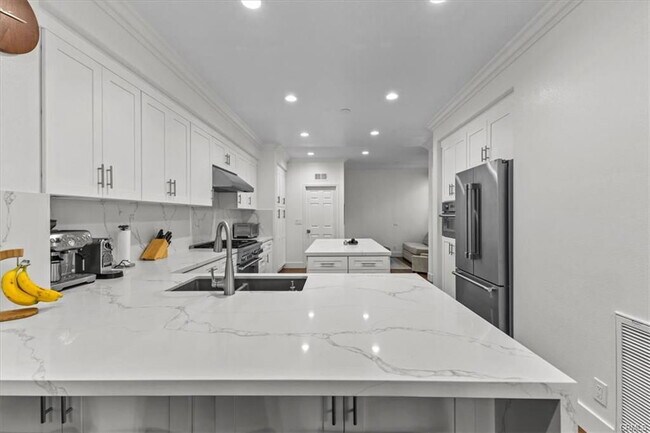 Foto del edificio - 12 Longbourn Aisle