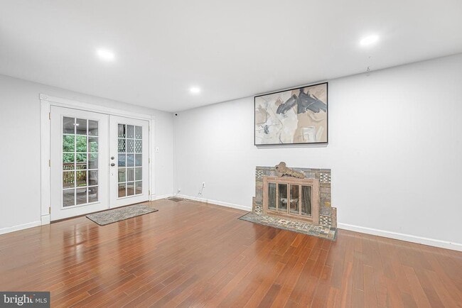 Building Photo - 25921 Largo Ct