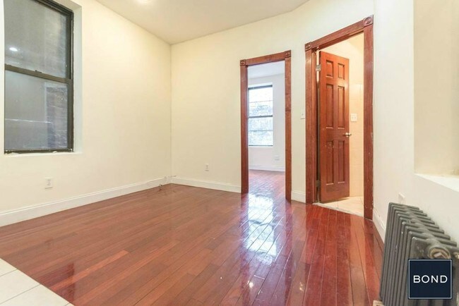 Foto del edificio - 56 E 10th St