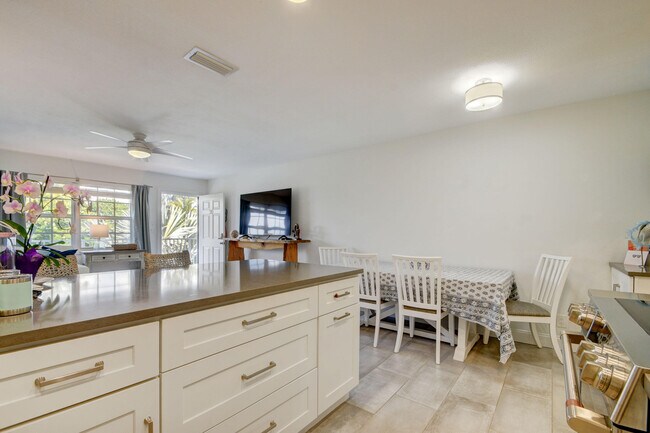 Foto del edificio - 1700 S Ocean Blvd