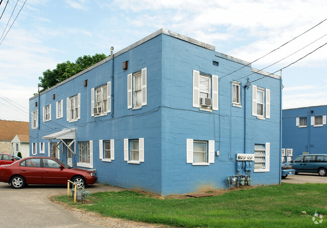 Building Photo - Tracy's Apartments