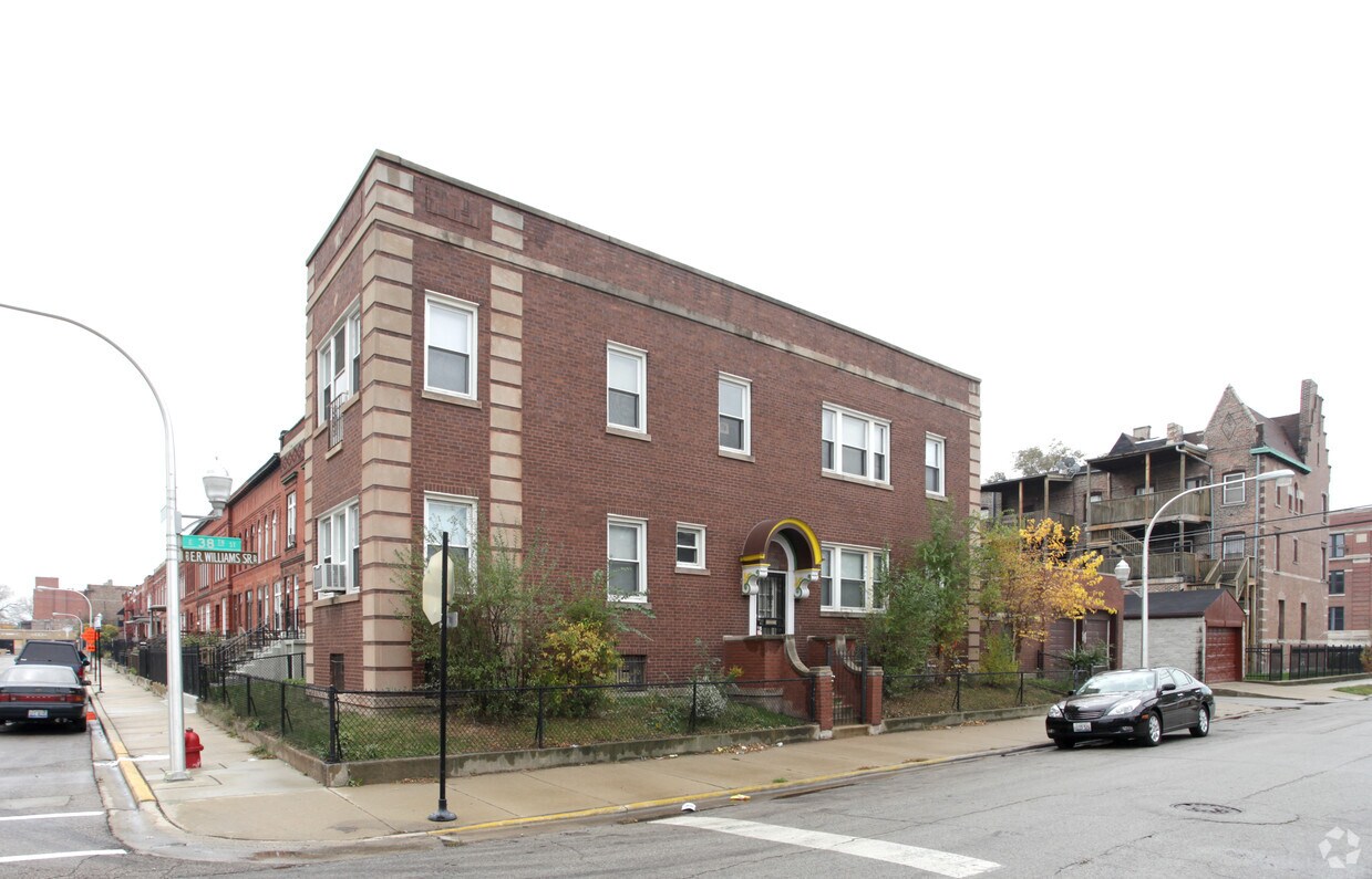 Foto principal - 3800 S Calumet Ave