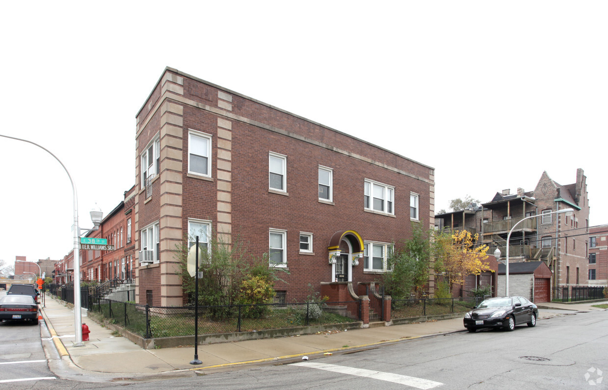 Primary Photo - 3800 S Calumet Ave