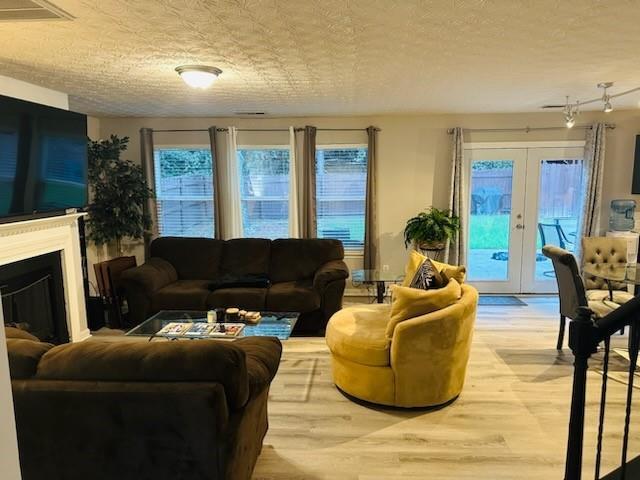 Foto del edificio - 2060 Valley Creek Dr