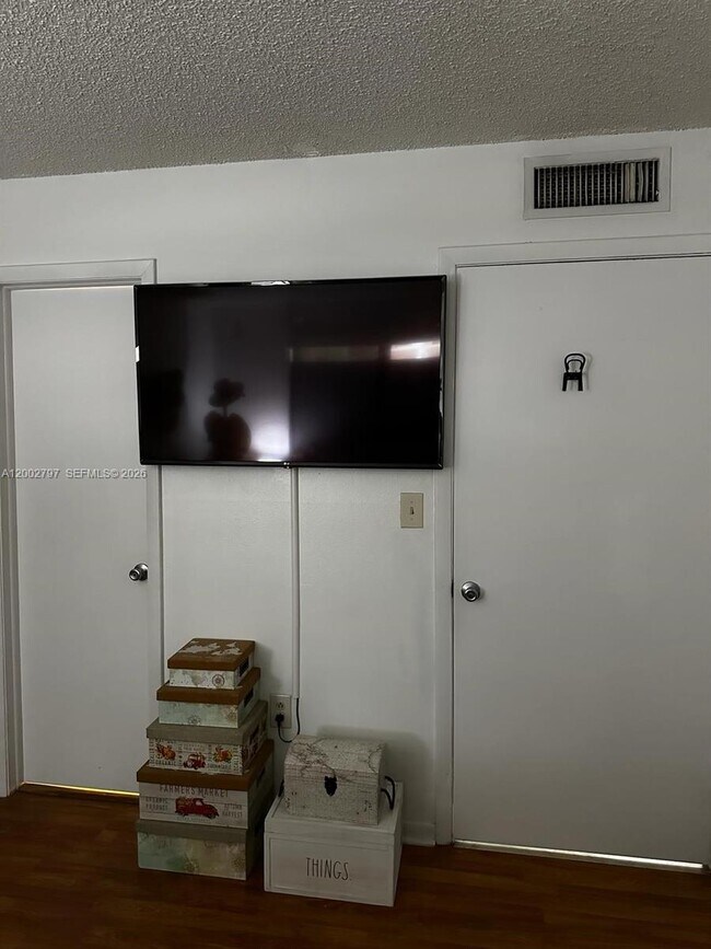 Foto del edificio - 7220 NW 179th St