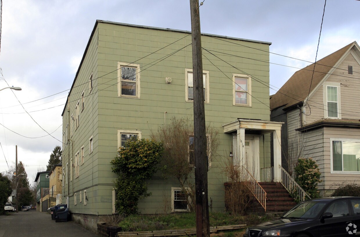 Primary Photo - 1014 E John St