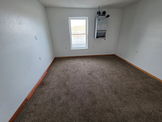 Foto del edificio - 170 N Main St