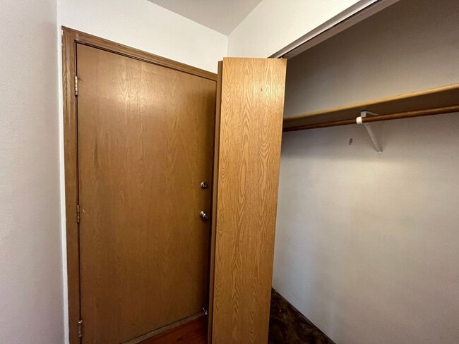 Building Photo - 4897 Dartmouth Dr