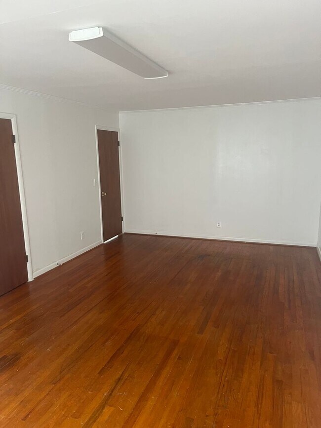 Building Photo - Duplex in Auburn