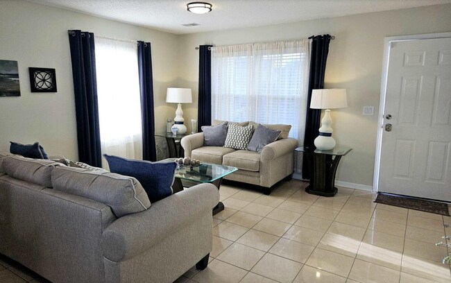 Foto del edificio - 15 Ridgecrest Ct