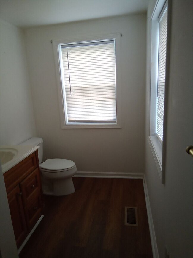 Foto del edificio - Maryville 37804 - 1 bedroom, bath in duplex, bottom unit - Contact Sharon Arnwine (865) 313-7215