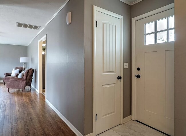 Foto del edificio - 3 bed/ 2 bath house located in Broken Arrow!