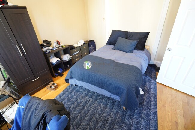 Foto del edificio - 52 Pearson Rd