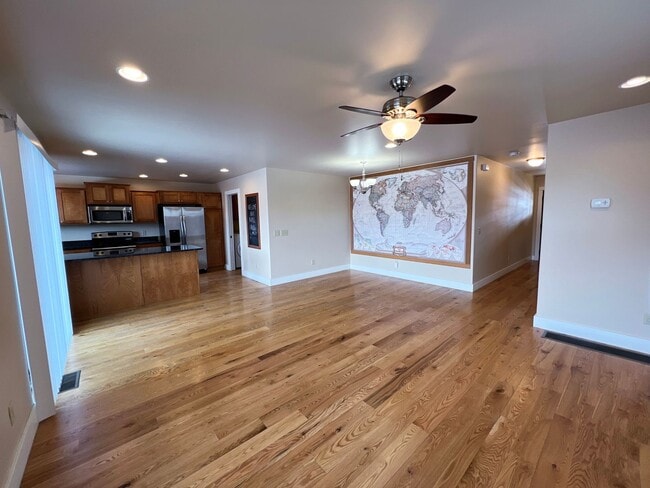Building Photo - 3-Bedroom Townhome with Double Garage & Private Fenced Yard
