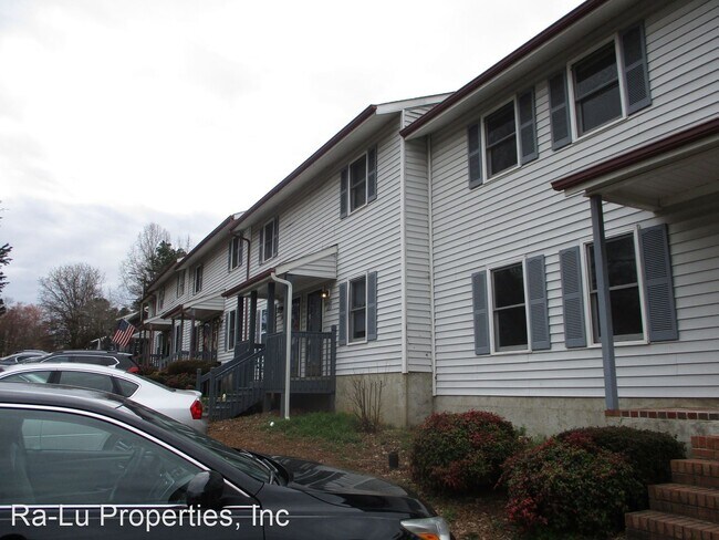 Building Photo - 4047 Greene Haven Dr