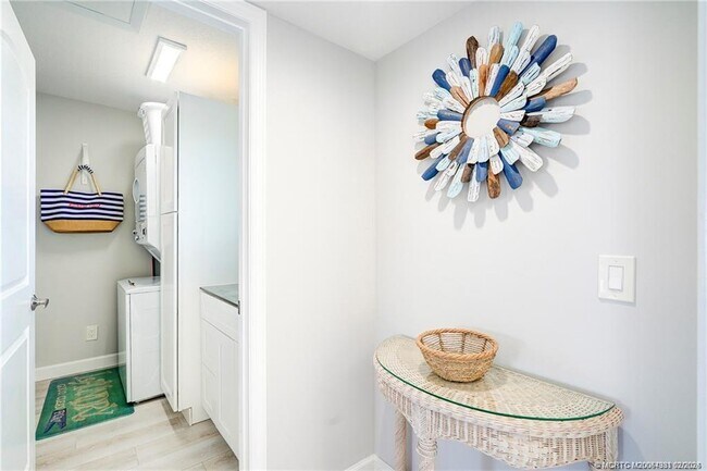 Foto del edificio - 5602 NE Gulfstream Way