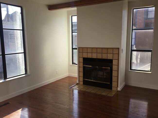 Foto del edificio - 2152 Clinton Ave