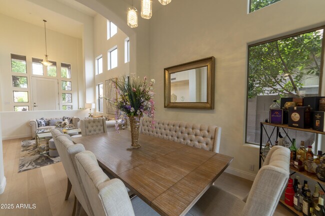 Foto del edificio - 7625 E Sands Dr