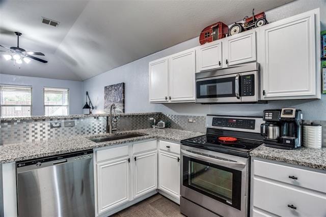 Building Photo - 2800 Coyote Ridge Dr