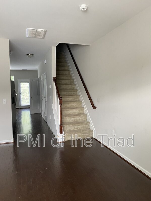 Foto del edificio - 5356 Farm House Trail