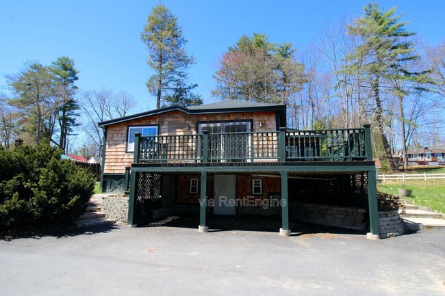 Building Photo - 94 Lakeshore Dr