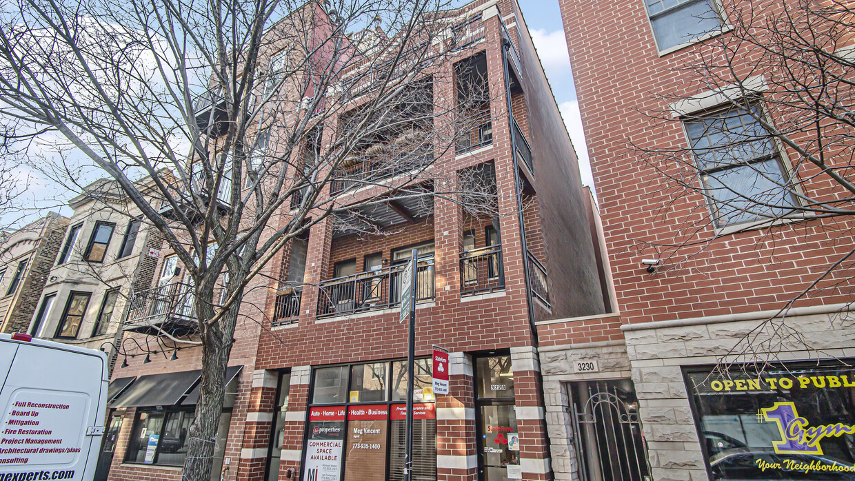 Foto principal - 3228 N Sheffield Ave