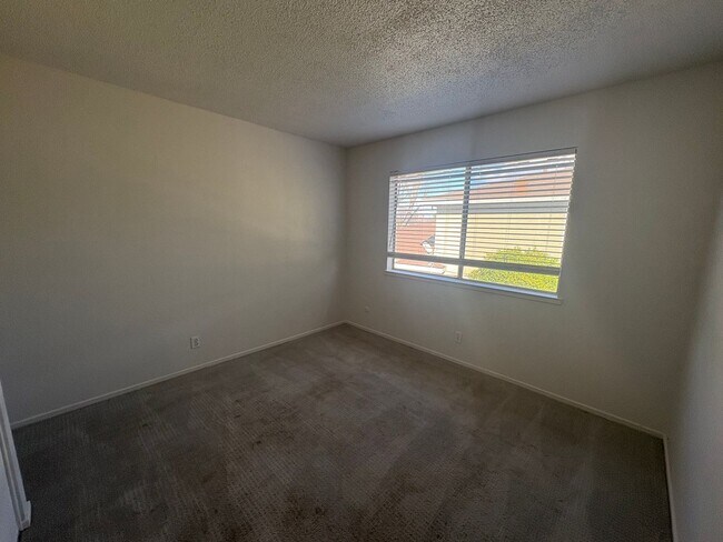 Building Photo - 3165 Occidental Dr