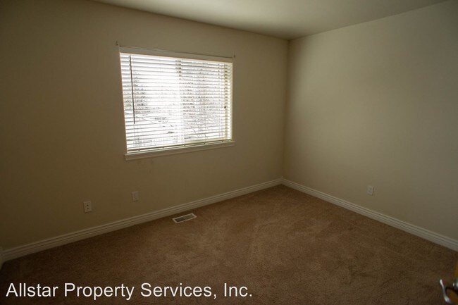 Building Photo - 4 br, 2.5 bath House - 1451 Woodside Blvd