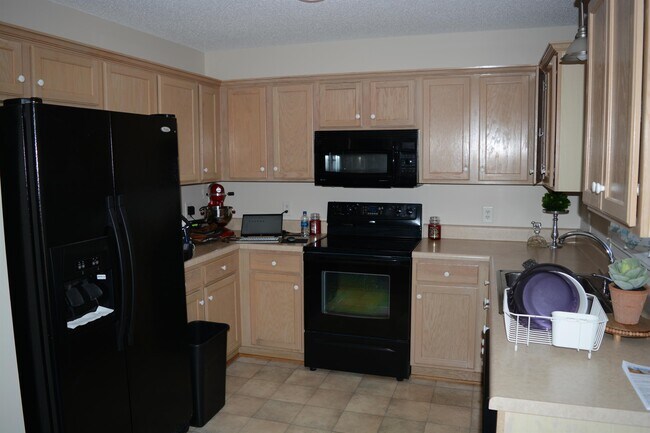 Foto del edificio - 2045 Fairview Ln