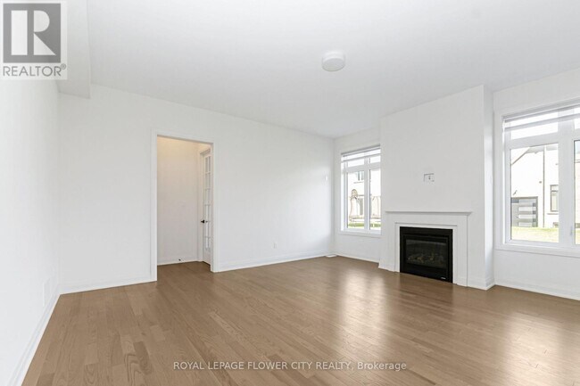 Building Photo - 11 Wintergreen Ln