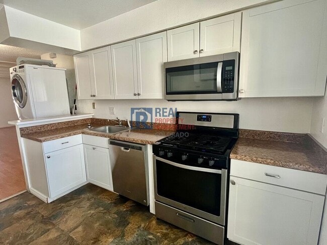 Foto del edificio - 3485 Rebecca Ln