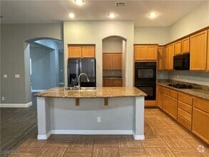 Building Photo - 10468 Garden Light Dr