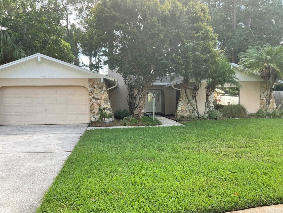 Foto principal - 3448 Brian Rd S