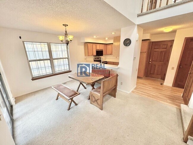 Foto del edificio - 971 S Evanston Cir