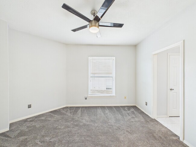 Foto del edificio - 6206 Canyon Run Ct