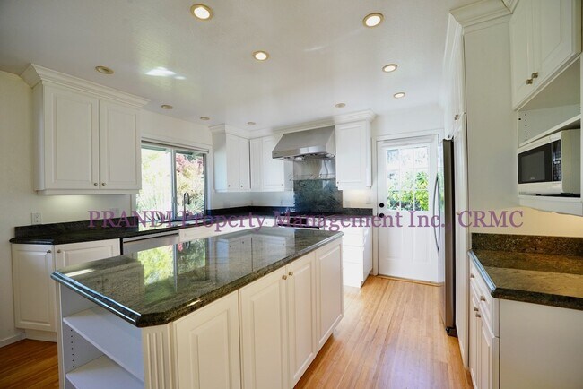 Foto del edificio - Quality Novato Home With Great Floorplan N...