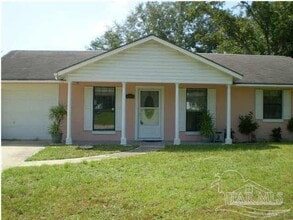 Building Photo - 6001 Fairview Dr