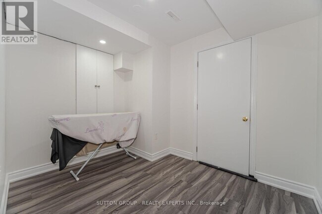 Building Photo - 5 Freedom Oaks Trail