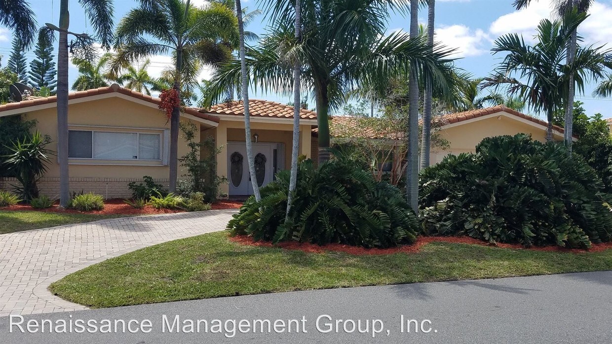 Foto principal - 3 br, 2 bath House - 2732 NE 35th Street