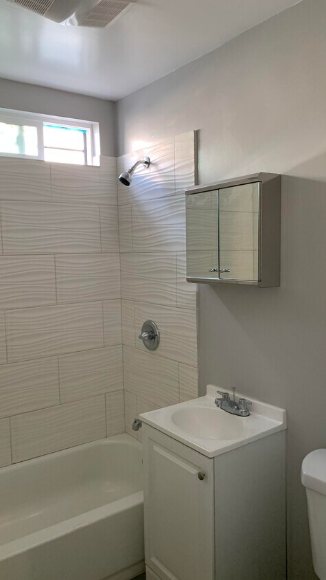 Bathroom - 5222 Denker Ave