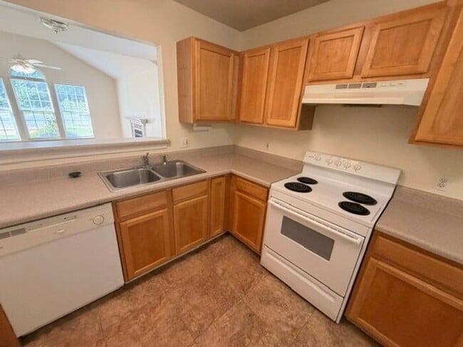 Foto del edificio - Beautiful and spacious! Ready for move in!